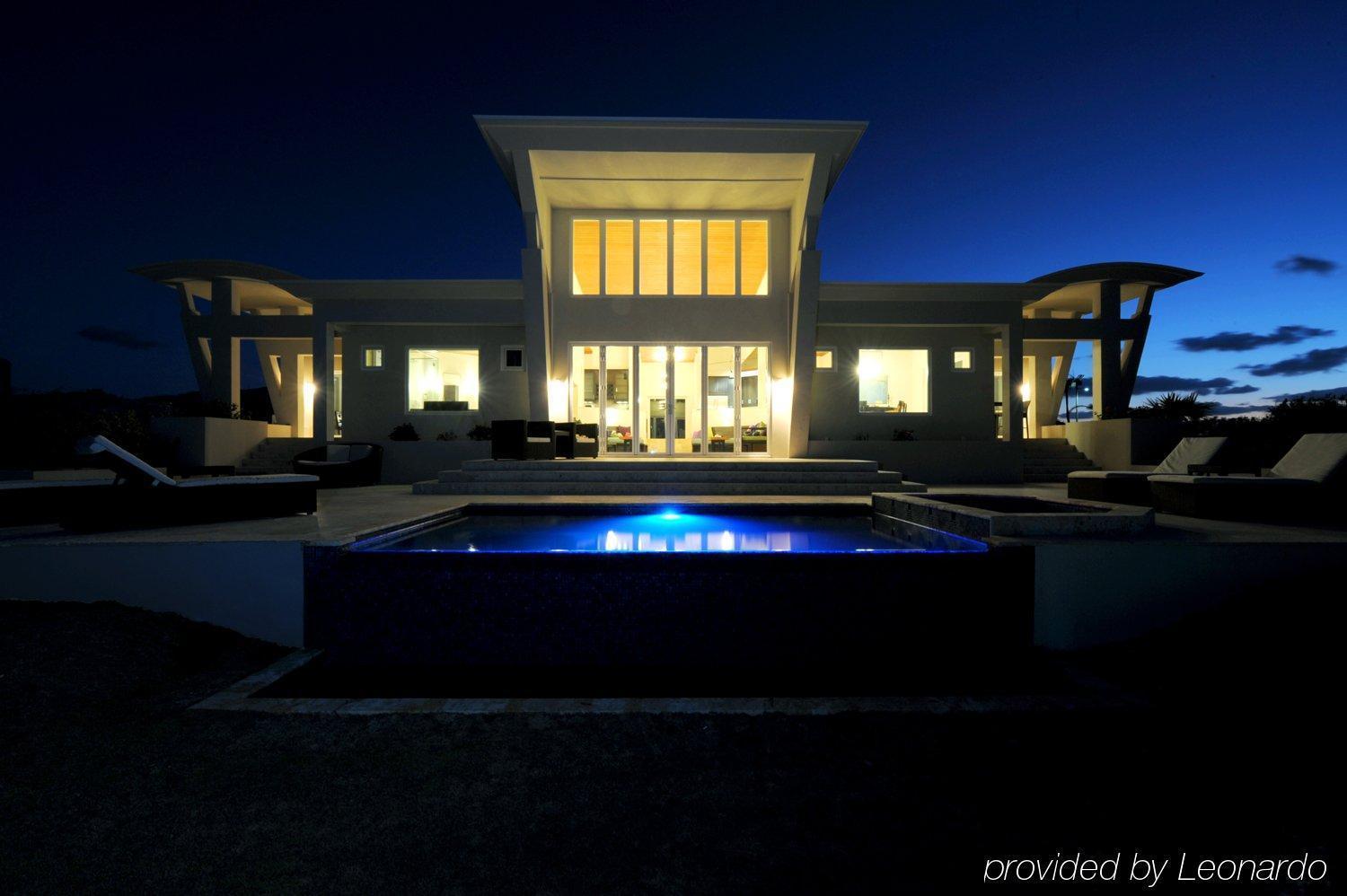 Sky Beach Club โกเวอร์เนอร์สฮาร์เบอร์ ภายใน รูปภาพ
